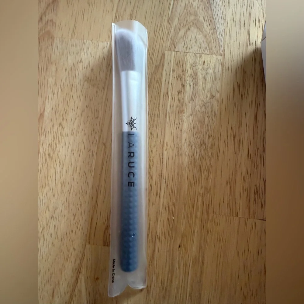 💛 2/$25 LARUCE LR304 Angle Brush